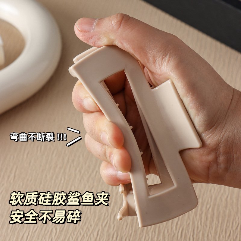 সফট সিলিকন শার্ক ক্লিপ হেয়ারপিন — ব্ল্যাক (Soft Silicone Shark Clip)